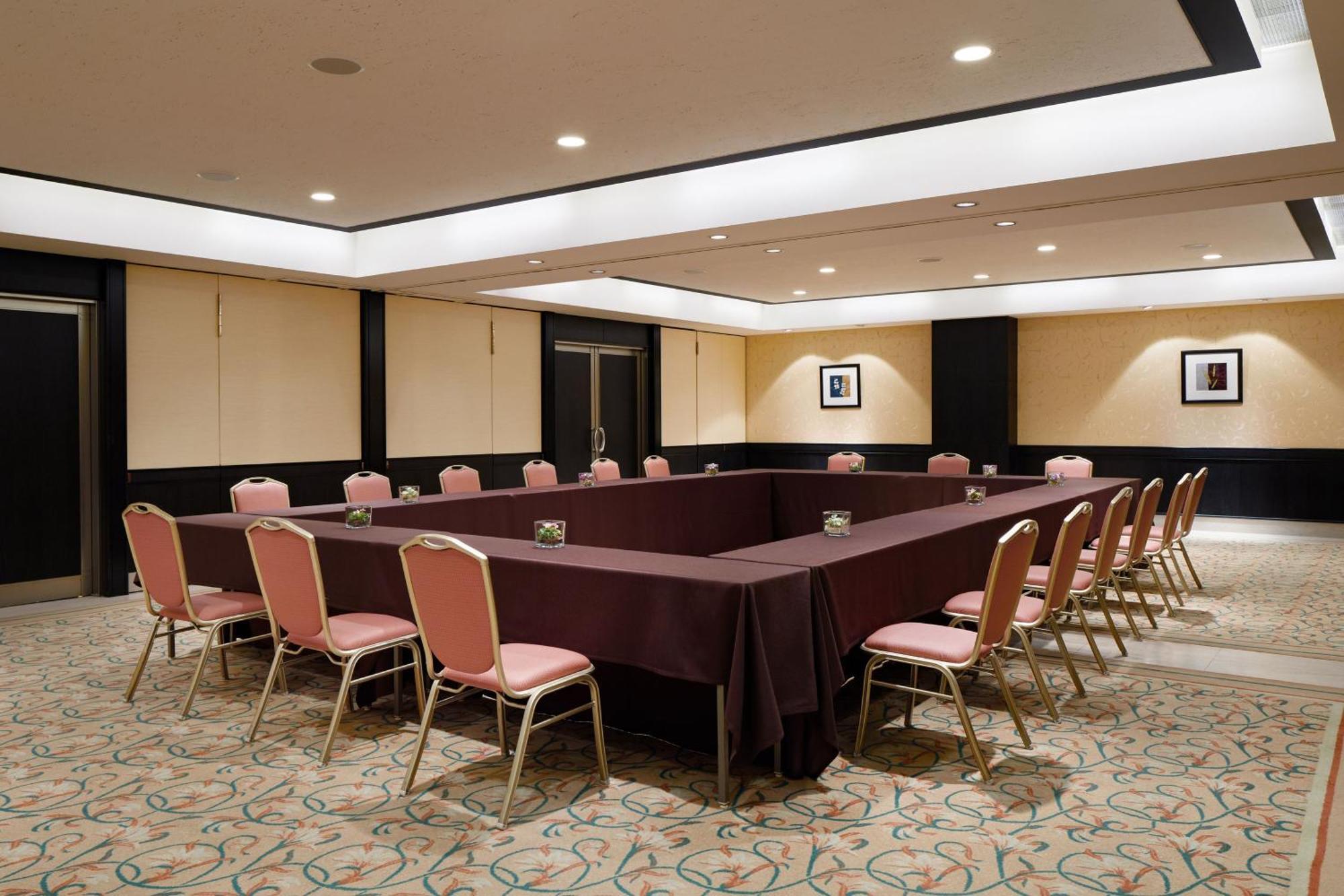 Urayasu Sheraton Grande Tokyo Bay Hotel מראה חיצוני תמונה